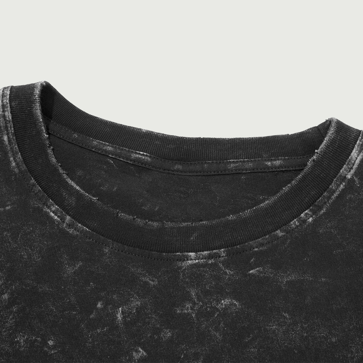 TRIØ7 ARTCORE – Fragment 01 Distressed Tee – Detailansicht | Oversized Distressed T-Shirt von TRIØ7