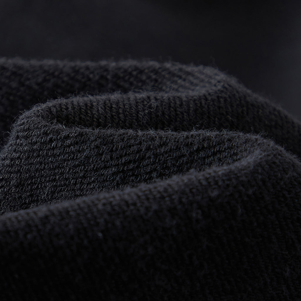 TRIØ7 ESSENTIAL – Vintage Heavyweight Crewneck – Detailansicht 6 | Heavyweight Oversized Sweatshirt von TRIØ7