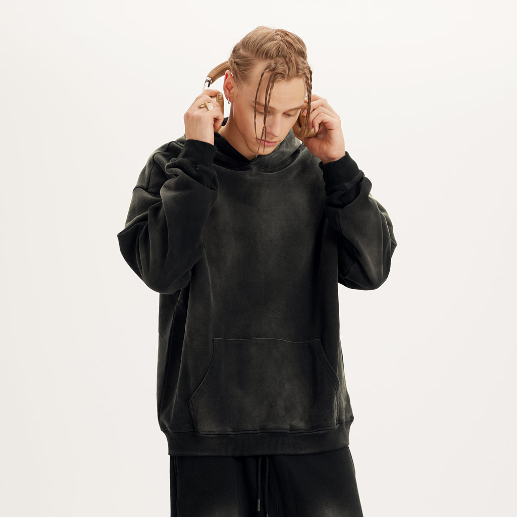 TRIØ7 ARTCORE – Fragment 01 Dusty Hoodie – Detailansicht 5 | Oversized Faded Hoodie von TRIØ7