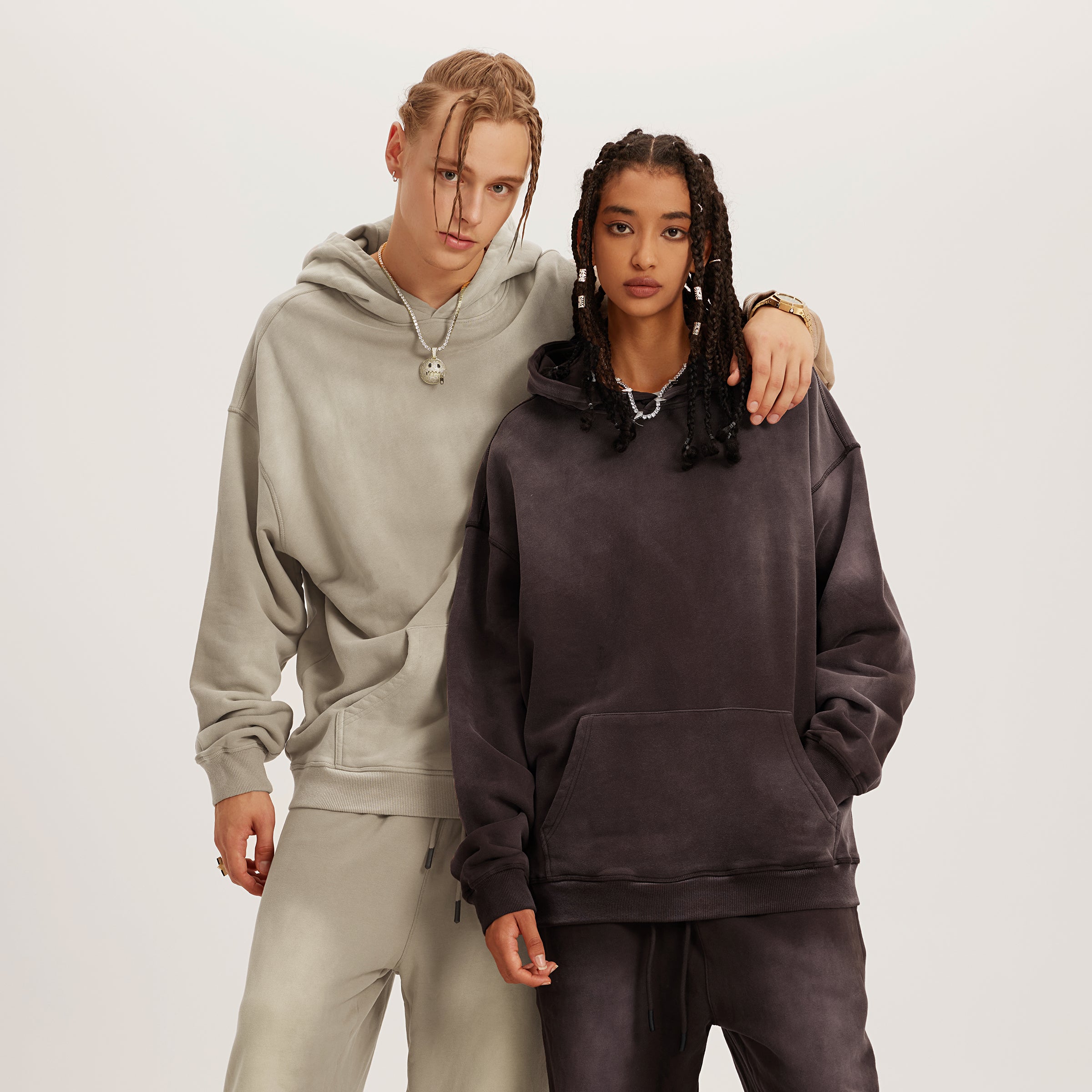 TRIØ7 ARTCORE – Fragment 01 Dusty Hoodie – Detailansicht 12 | Oversized Faded Hoodie von TRIØ7