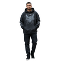 TRIØ7 ARTCORE – Fragment 01 Rebel Hoodie – Model-Ansicht | Oversized Washed Hoodie von TRIØ7