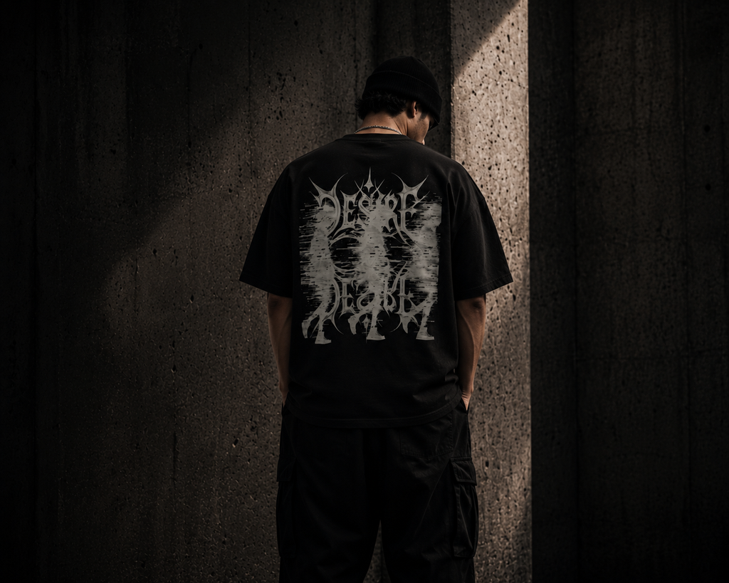 TRIØ7 ARTCORE – Fragment 01 Desire Tee – Frontansicht | Oversized Distressed T-Shirt von TRIØ7