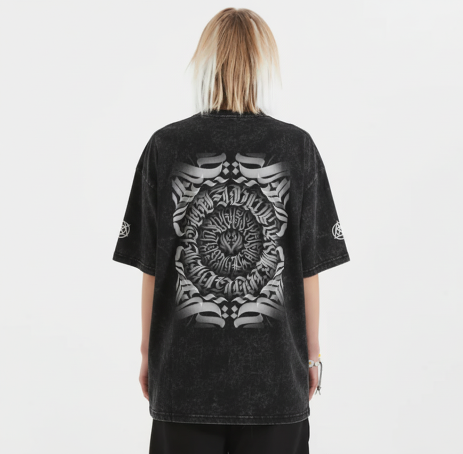 TRIØ7 ARTCORE – Fragment 01 Distressed Tee – Frontansicht 2 | Oversized Distressed T-Shirt von TRIØ7