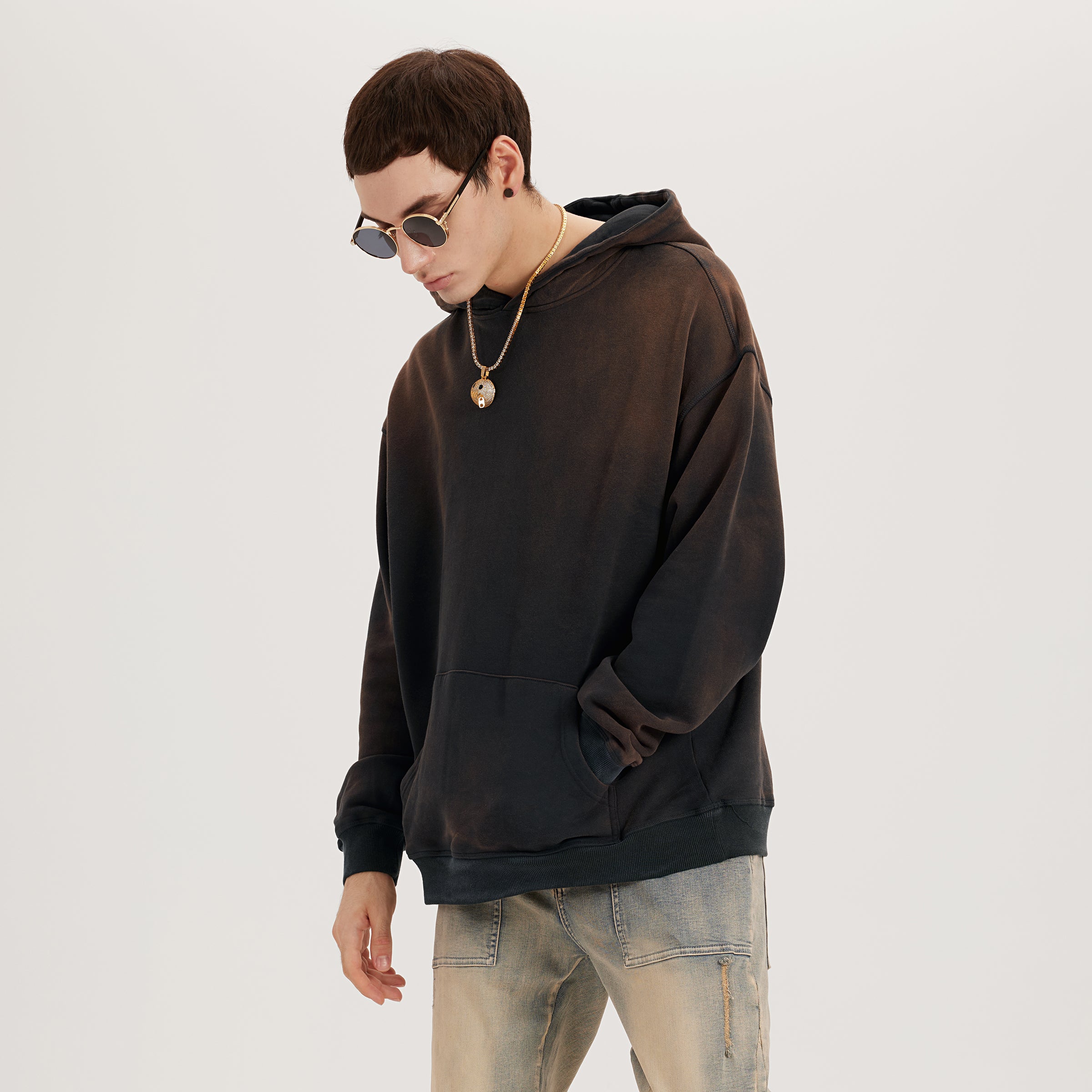 TRIØ7 ARTCORE – Fragment 01 Dusty Hoodie – Detailansicht 4 | Oversized Faded Hoodie von TRIØ7