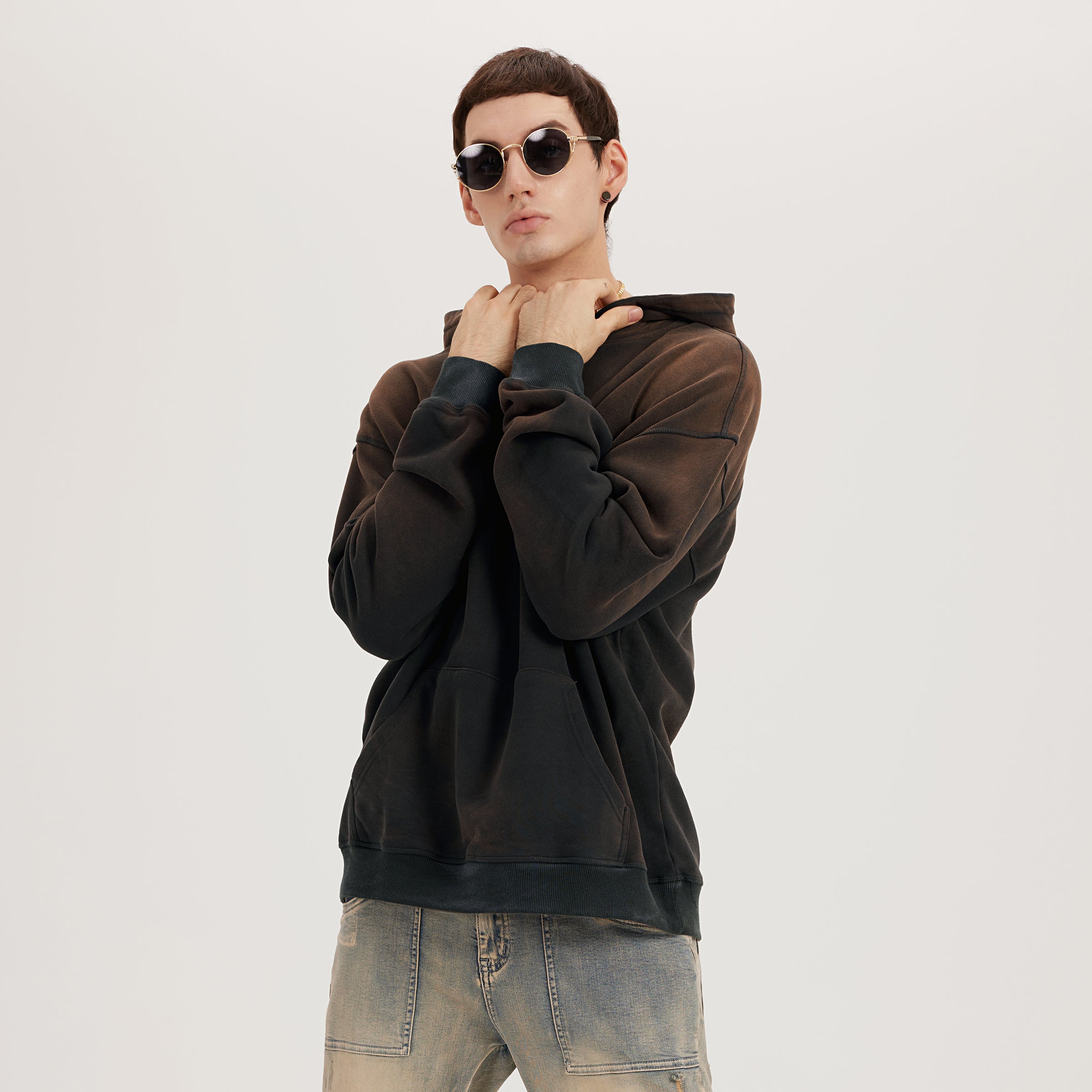 TRIØ7 ARTCORE – Fragment 01 Dusty Hoodie – Detailansicht 3 | Oversized Faded Hoodie von TRIØ7