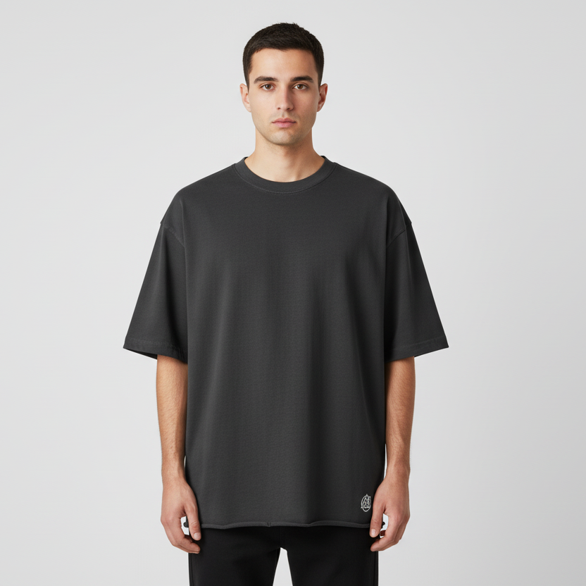 TRIØ7 ARTCORE – Fragment 01 Raw Edge Tee – Frontansicht 2 | Oversized Distressed T-Shirt von TRIØ7