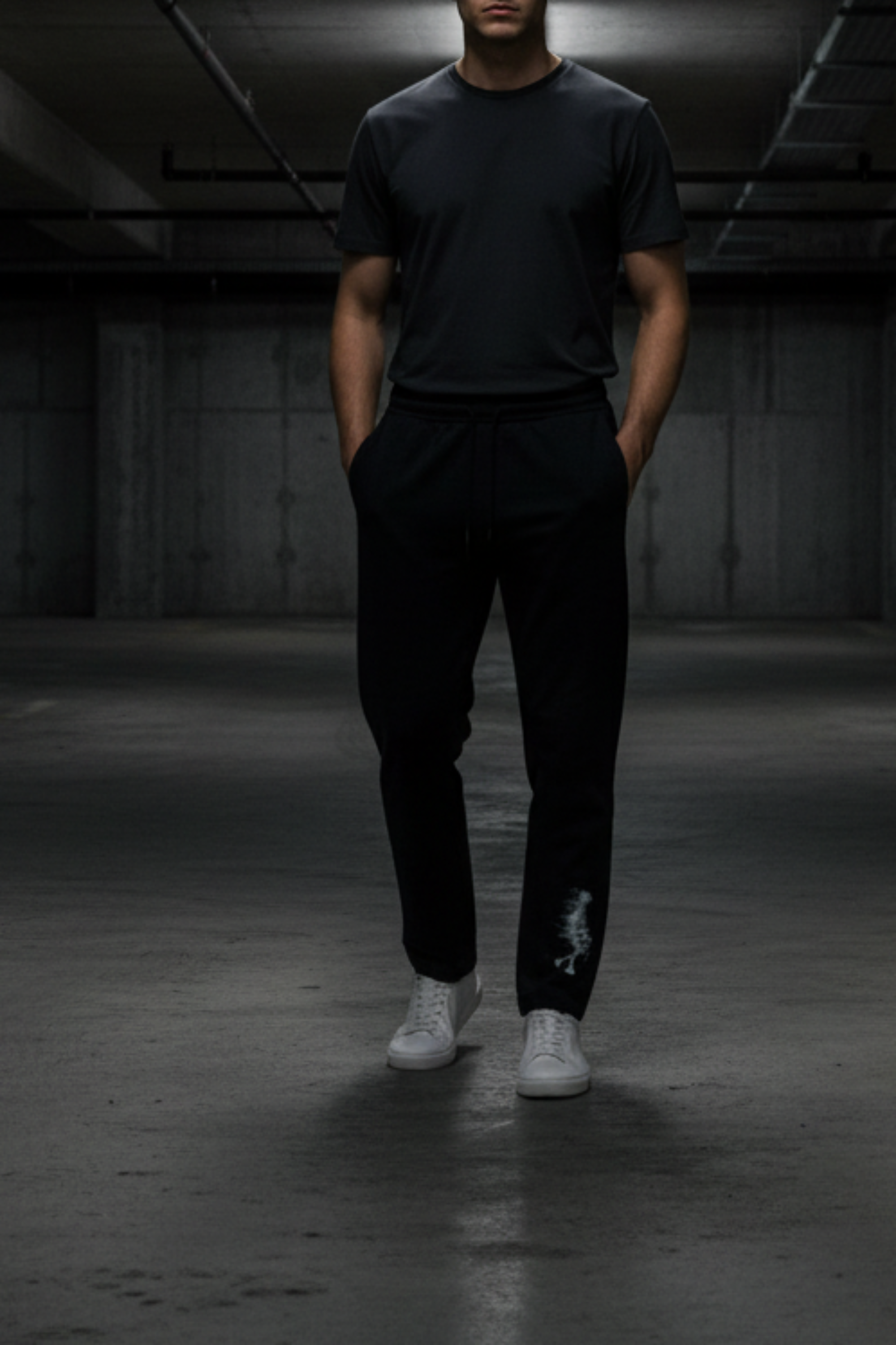 TRIØ7 – Straight Fit Sweatpants – Frontansicht | Oversized Relaxed fit Sweatpants von TRIØ7