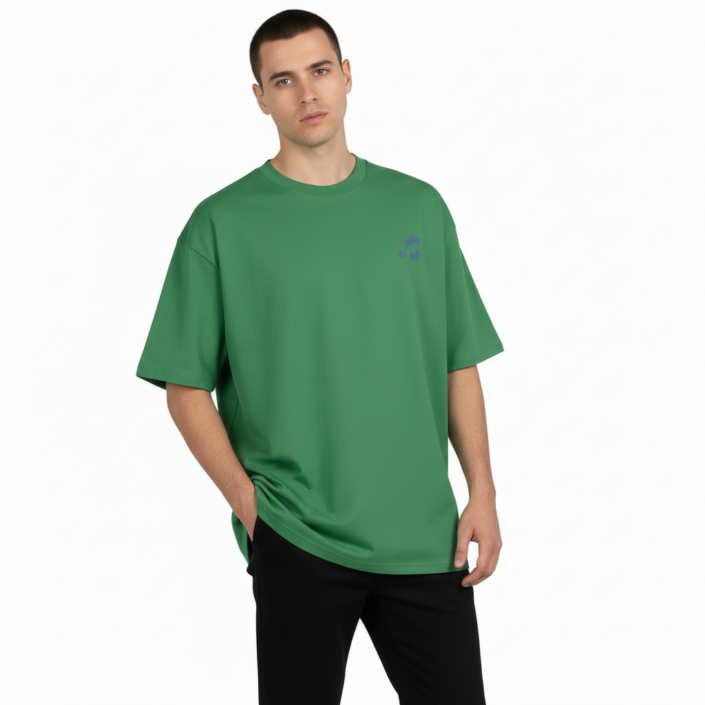 TRIØ7 ESSENTIAL – Heavyweight Oversized Tee 300+ – Frontansicht 4 | Oversized Boxy T-Shirt von TRIØ7