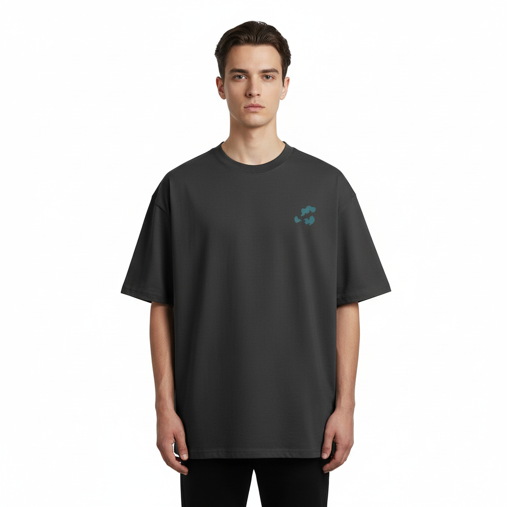 TRIØ7 ESSENTIAL – Heavyweight Oversized Tee 300+ – Frontansicht 11 | Oversized Boxy T-Shirt von TRIØ7