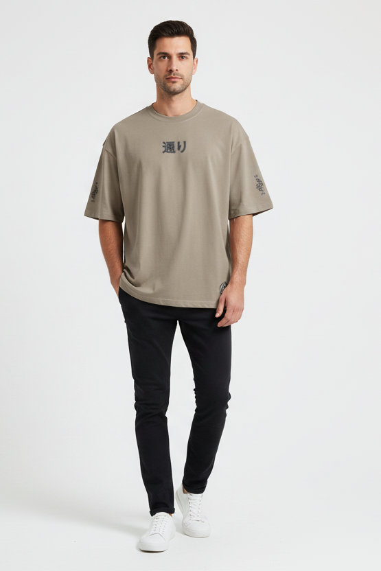 TRIØ7 ESSENTIAL – Boxy Tee – Frontansicht 4 | Oversized Boxy T-Shirt von TRIØ7